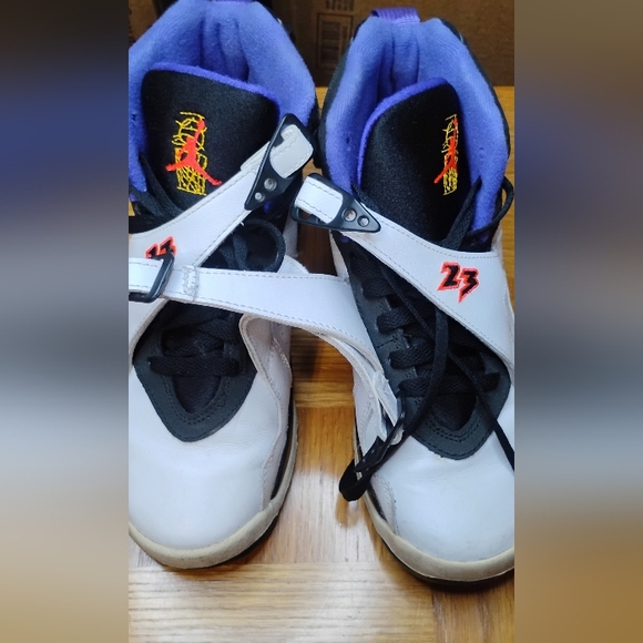 Nike Other - Nike Air Jordan 8 Retro ‘Three-Peat’ Youth Size 5Y  305368-142